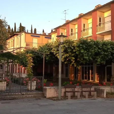 فندق Giardino 3*