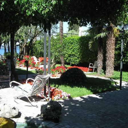 فندق Giardino 3*
