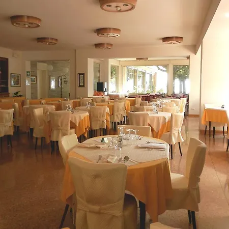 Giardino فندق سيرمِيوني
